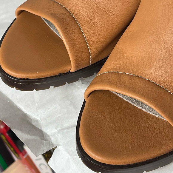 NWOT Donald J. Pliner OMARA Donald & Lisa Signature Beaded Block Heels Size 8.5 - Picture 10 of 17